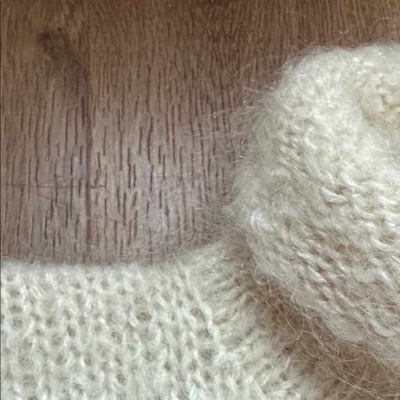 Vintage Ellen Tracy Cream and Tan Roll Turtleneck Sweater - Picture 4 of 7